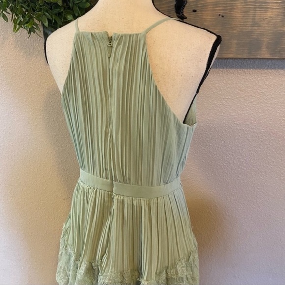 NWOT Lulus Came For Cocktails Sage Green Pleated Tiered Lace Maxi Dress - Picture 14 of 17